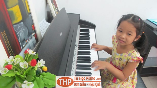Bé Suri - Lớp piano trẻ em Thủ Đức