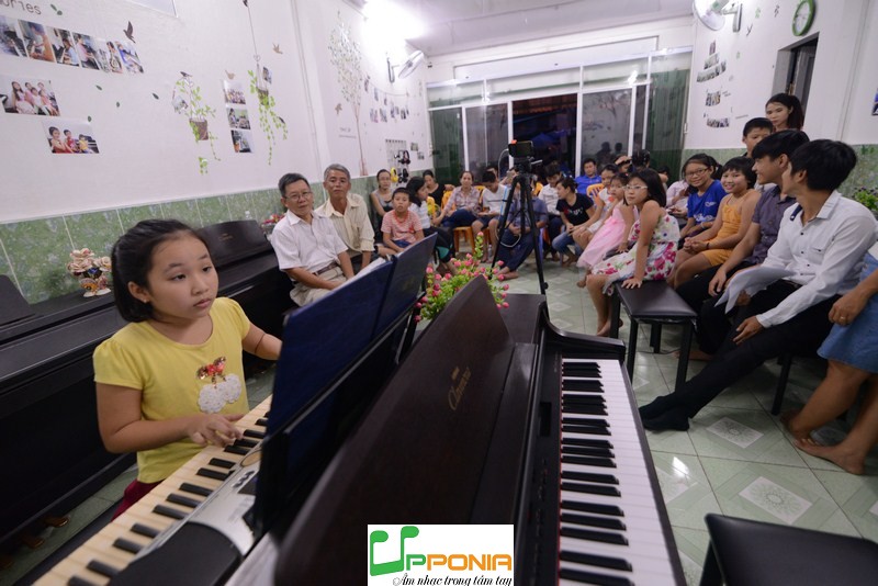 Tự học piano tại nhà Trung tâm âm nhạc Upponia
