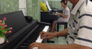 Anh Minh - Phụ huynh bé Chấn trong lớp hướng dẫn tự học piano
