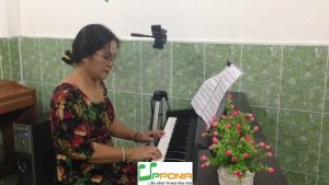 Chị Hoàng quận 1 -Lớp piano căn bản ở Upponia