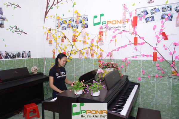 Thái Ngân - Lớp học piano cho người lớn tai Trung tâm âm nhạc UPPONIA
