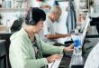 Người lớn tuổi học đàn piano